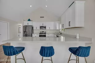 325 E Mitchell Dr, Phoenix, AZ 85012 - Photo 3