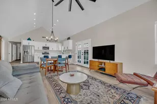 325 E Mitchell Dr, Phoenix, AZ 85012 - Photo 9