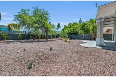 325 E Mitchell Drive, Phoenix, AZ 85012 - Photo 21