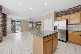 25828 N 67th Dr, Peoria, AZ 85383 - Photo 9