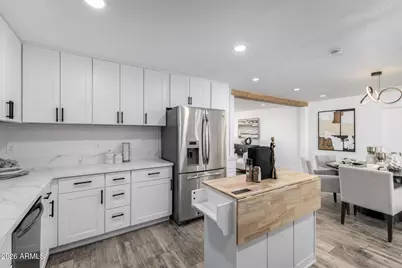 3802 W Mauna Loa Lane, Phoenix, AZ 85053 - Photo 9