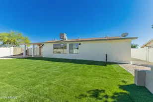 3802 W Mauna Loa Ln, Phoenix, AZ 85053 - Photo 33