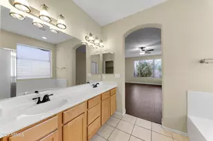 1819 W Nighthawk Way, Phoenix, AZ 85045 - Photo 19