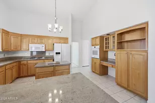 8452 W Kimberly Way, Peoria, AZ 85382 - Photo 9