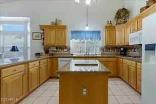 8452 W Kimberly Way, Peoria, AZ 85382 - Photo 9