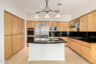 7249 E Del Acero Dr, Scottsdale, AZ 85258 - Photo 7