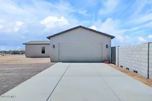 22606 W Laura St, Wittmann, AZ 85361 - Photo 3