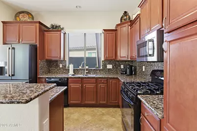 10436 W Cashman Drive, Peoria, AZ 85383 - Photo 9