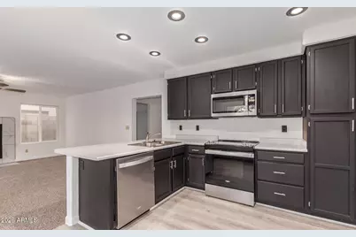 11991 N 69th Avenue, Peoria, AZ 85345 - Photo 9