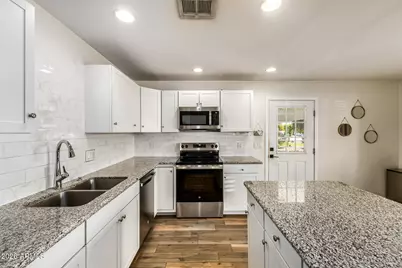 51 N Cottonwood Drive, Gilbert, AZ 85234 - Photo 9