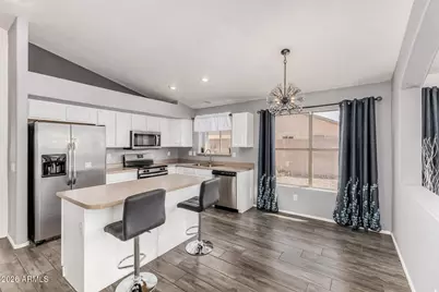 2421 E Fairview Street, Chandler, AZ 85225 - Photo 13