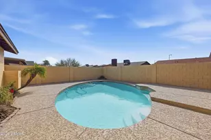 10511 W Butler Dr, Peoria, AZ 85345 - Photo 27