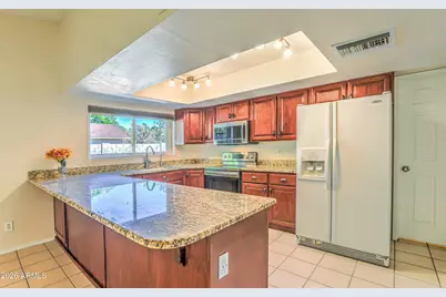 3136 W Tierra Buena Lane, Phoenix, AZ 85053 - Photo 3