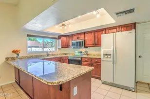 3136 W Tierra Buena Ln, Phoenix, AZ 85053 - Photo 3