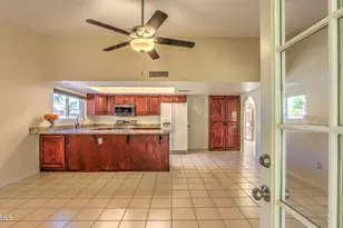 3136 W Tierra Buena Ln, Phoenix, AZ 85053 - Photo 7