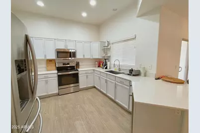 8144 W Beck Lane, Peoria, AZ 85382 - Photo 11