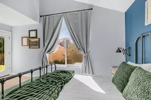 1045 E Sunburst Ln, Tempe, AZ 85284 - Photo 15