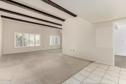 10626 W Pleasant Valley Road W, Sun City, AZ 85351 - Photo 5