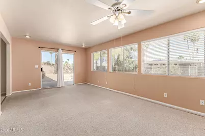 10626 W Pleasant Valley Road W, Sun City, AZ 85351 - Photo 17