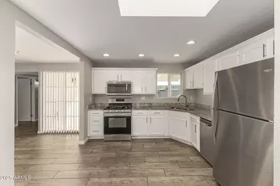 2025 E Don Carlos Avenue, Tempe, AZ 85281 - Photo 5