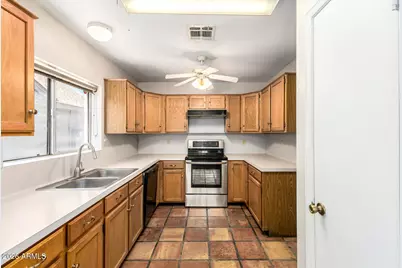 10115 W Medlock Drive, Glendale, AZ 85307 - Photo 9