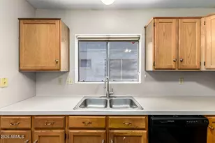 10115 W Medlock Dr, Glendale, AZ 85307 - Photo 13