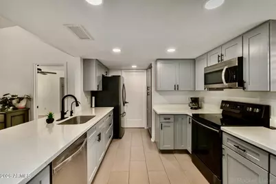 5815 E Evans Drive, Scottsdale, AZ 85254 - Photo 7