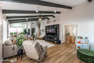 1404 E Rosemonte Dr, Phoenix, AZ 85024 - Photo 11