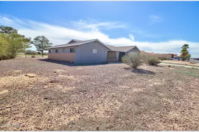 15047 S Moon Valley Road, Arizona City, AZ 85123 - Photo 5