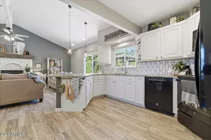 41 S Kenneth Pl, Chandler, AZ 85226 - Photo 7