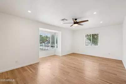 511 E Cheery Lynn Road, Phoenix, AZ 85012 - Photo 13