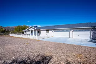 18870 E Ellen Dr, Black Canyon City, AZ 85324 - Photo 9