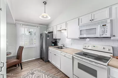 10362 W Oakmont Drive, Sun City, AZ 85351 - Photo 13