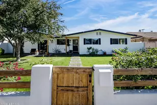 3109 N 41st Pl, Phoenix, AZ 85018 - Photo 1