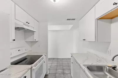 5202 N 42nd Lane, Phoenix, AZ 85019 - Photo 17