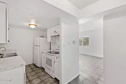 5202 N 42nd Lane, Phoenix, AZ 85019 - Photo 13