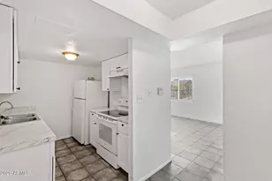 5202 N 42nd Ln, Phoenix, AZ 85019 - Photo 13