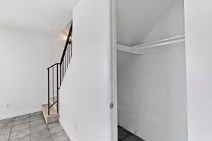 5202 N 42nd Ln, Phoenix, AZ 85019 - Photo 11