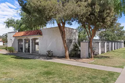 5202 N 42nd Lane, Phoenix, AZ 85019 - Photo 5