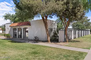 5202 N 42nd Ln, Phoenix, AZ 85019 - Photo 5