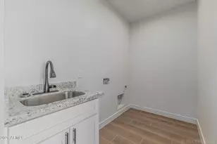 1802 W Carter Rd, Phoenix, AZ 85041 - Photo 33