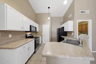 16011 N 35th Dr, Phoenix, AZ 85053 - Photo 11