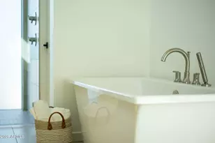 1729 E Winchcomb Dr, Phoenix, AZ 85022 - Photo 25