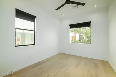 1729 E Winchcomb Drive, Phoenix, AZ 85022 - Photo 33