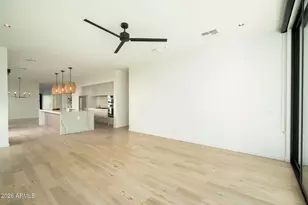 1729 E Winchcomb Dr, Phoenix, AZ 85022 - Photo 17