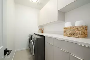 1729 E Winchcomb Dr, Phoenix, AZ 85022 - Photo 29