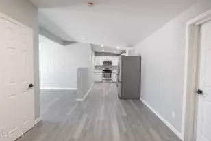 4230 N 49th Dr, Phoenix, AZ 85031 - Photo 9