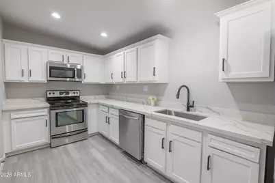 4230 N 49th Drive, Phoenix, AZ 85031 - Photo 11