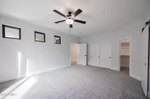 142 E Hearne Way, Gilbert, AZ 85234 - Photo 17