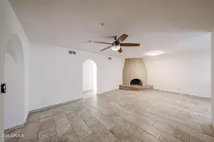 10624 N 25th St, Phoenix, AZ 85028 - Photo 3